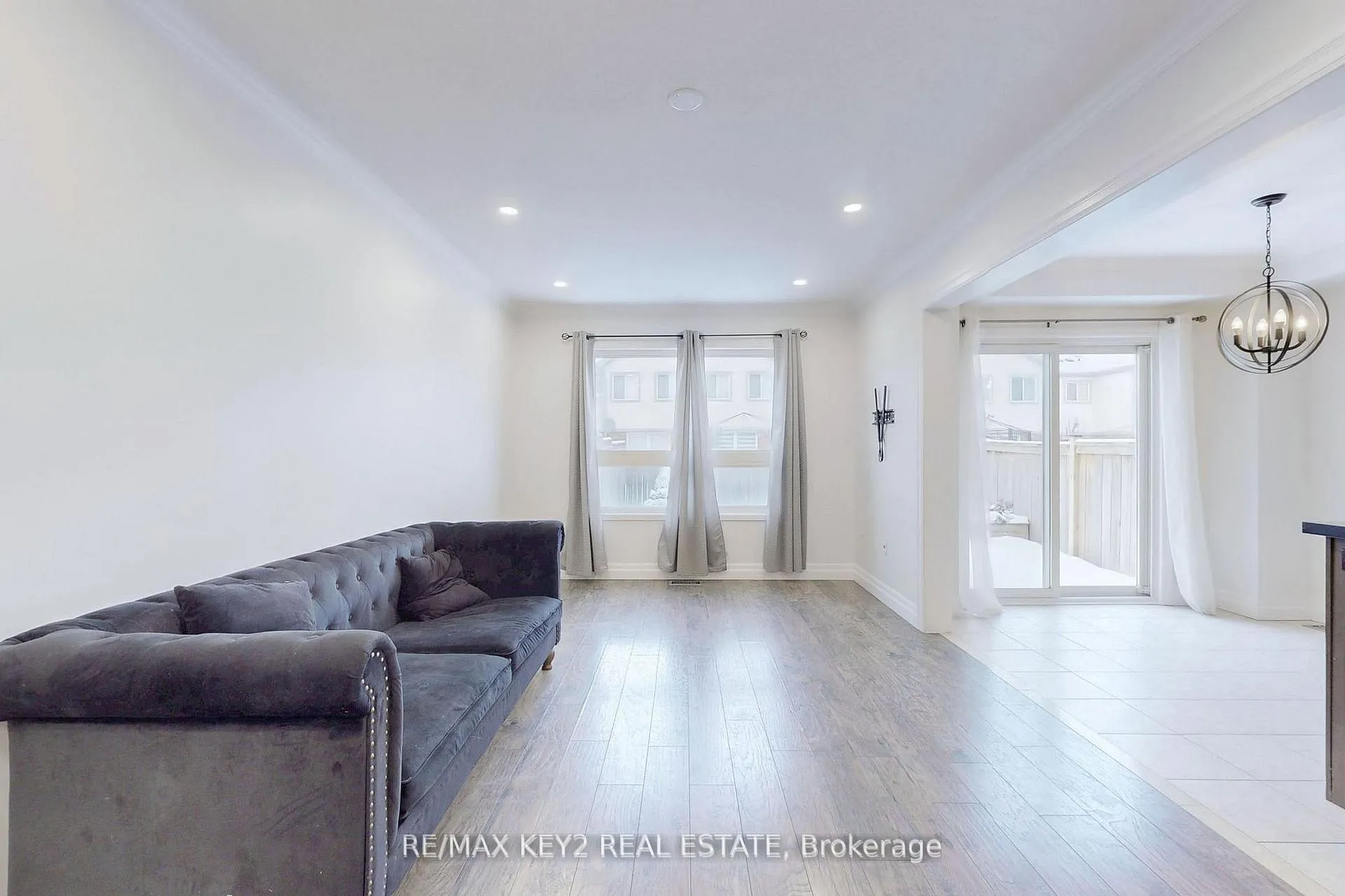 Photo 5 of 1617 Frolis Street, Oshawa, Taunton — HOMEH