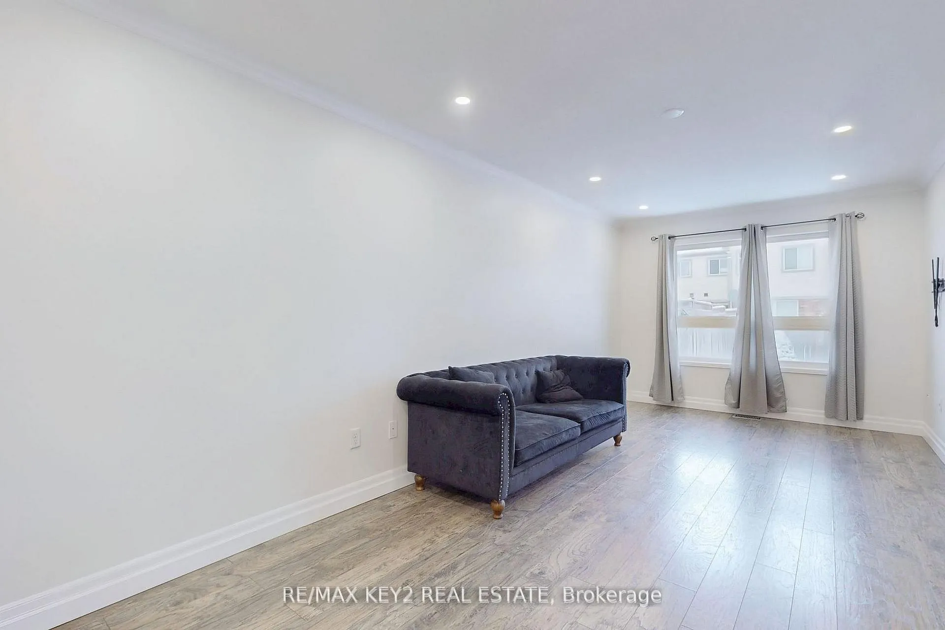 Photo 6 of 1617 Frolis Street, Oshawa, Taunton — HOMEH