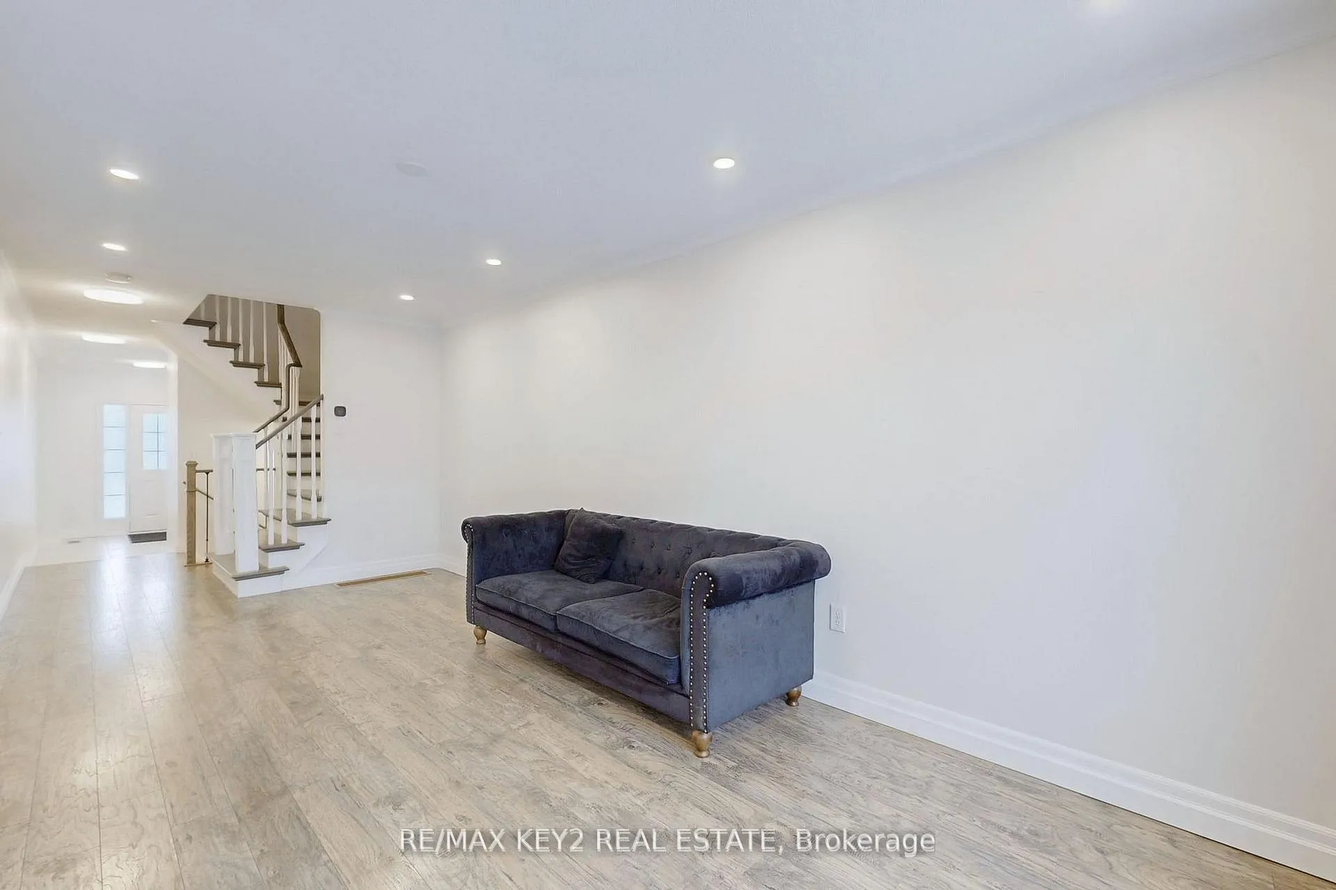 Photo 7 of 1617 Frolis Street, Oshawa, Taunton — HOMEH