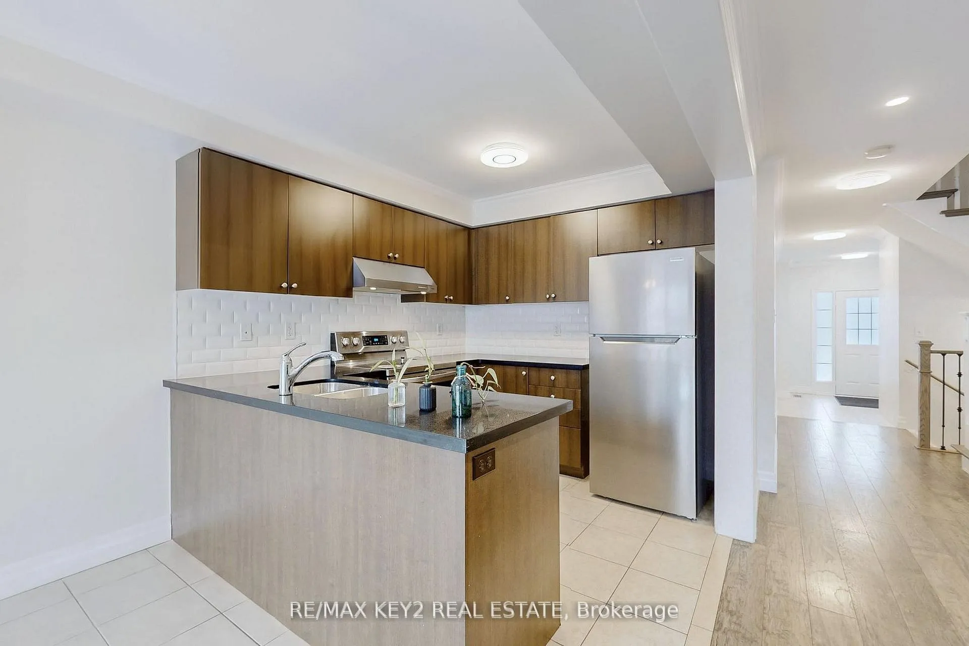 Photo 9 of 1617 Frolis Street, Oshawa, Taunton — HOMEH