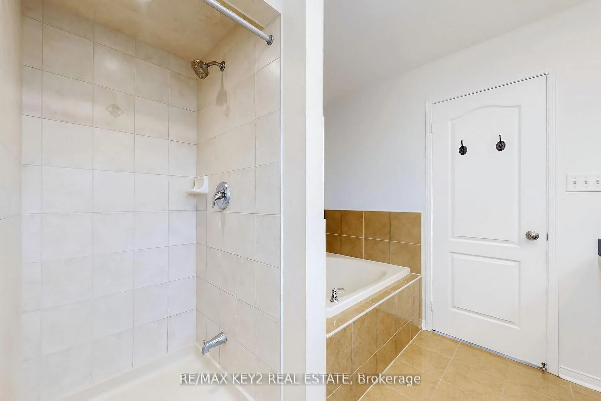 Photo 24 of 1617 Frolis Street, Oshawa, Taunton — HOMEH