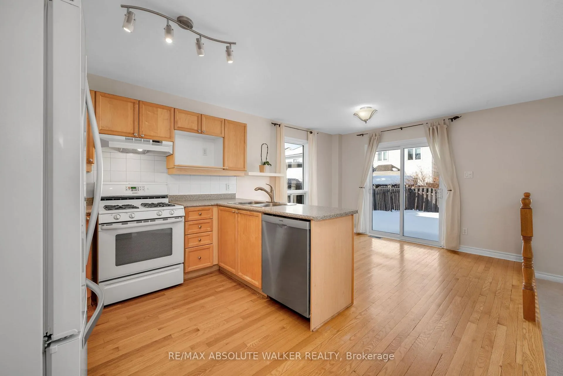 Photo 16 of 56 Vermont Avenue, Ottawa, Barrhaven East — HOMEH