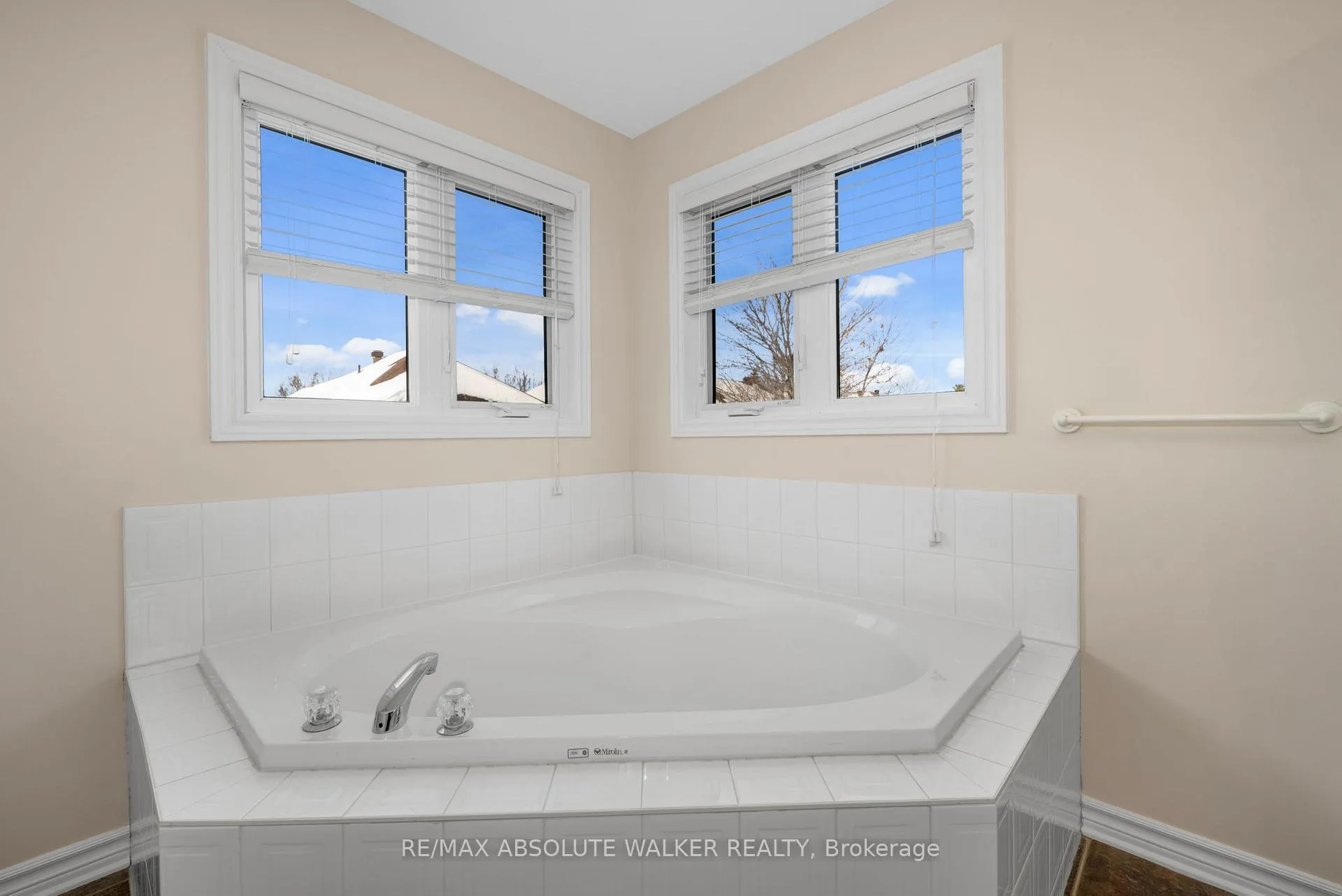 Photo 31 of 56 Vermont Avenue, Ottawa, Barrhaven East — HOMEH