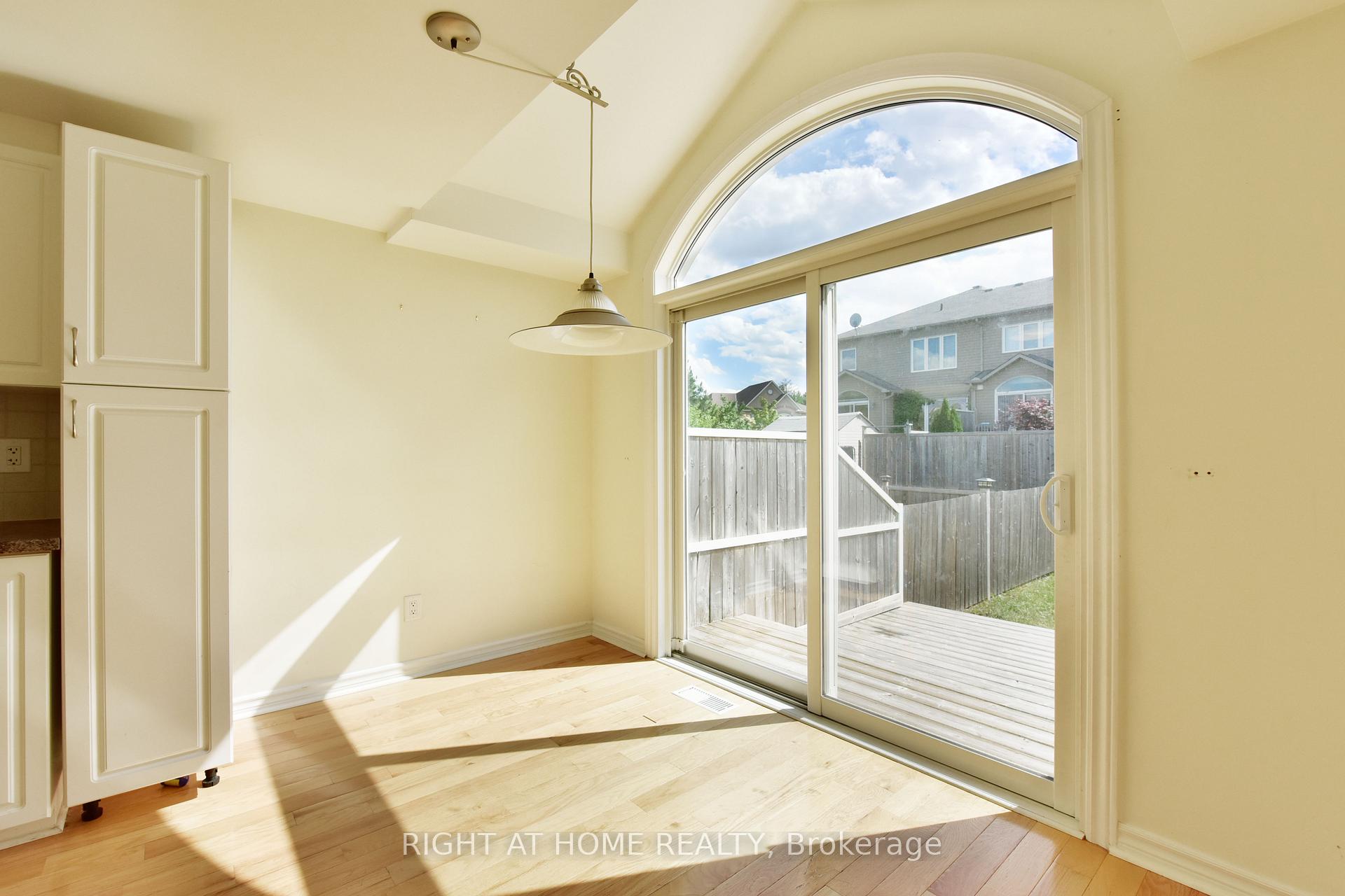 Photo 9 of 226 Hunterbrook Street, Ottawa, Kanata - Morgan's Grant/South March — HOMEH
