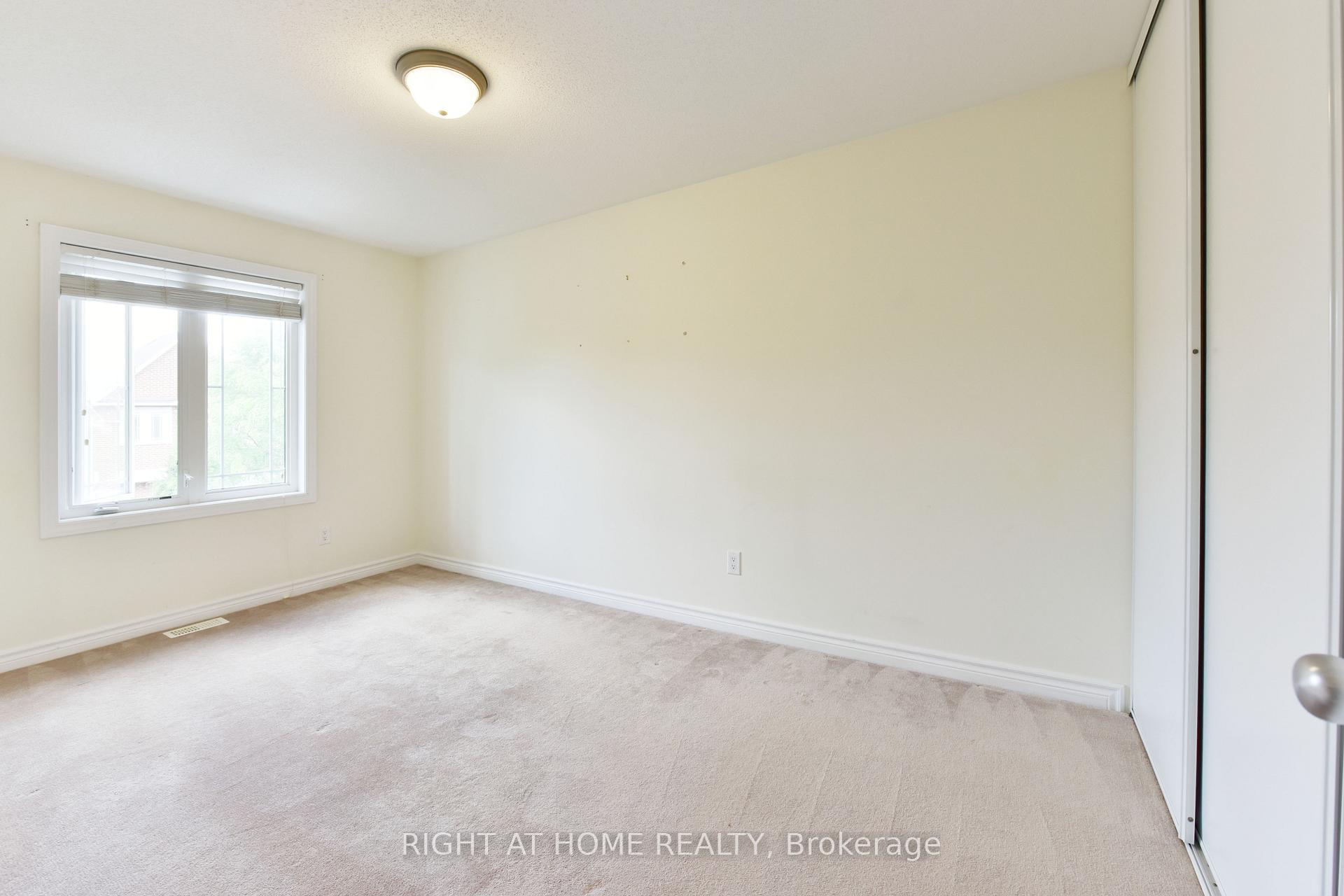 Photo 18 of 226 Hunterbrook Street, Ottawa, Kanata - Morgan's Grant/South March — HOMEH