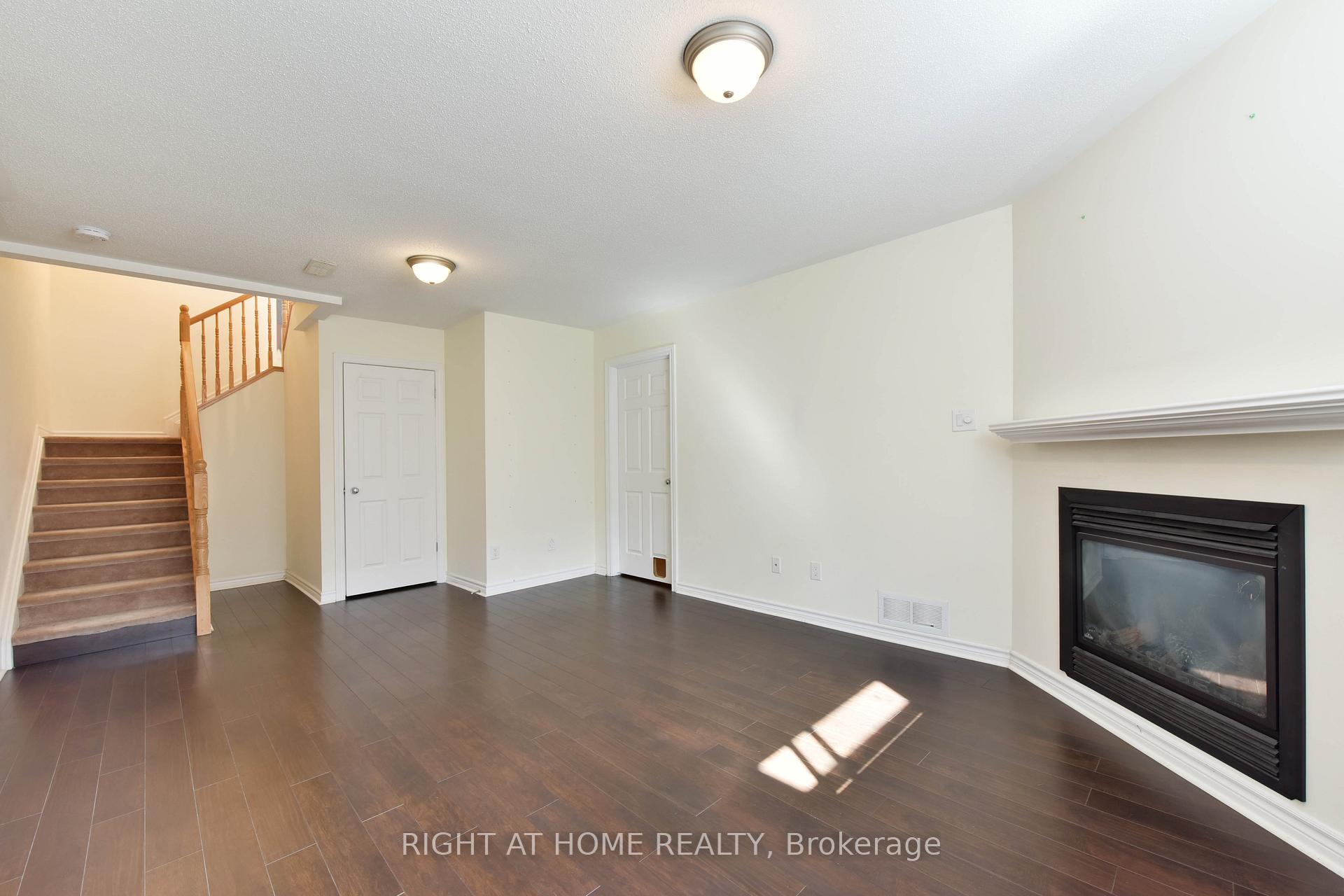 Photo 24 of 226 Hunterbrook Street, Ottawa, Kanata - Morgan's Grant/South March — HOMEH