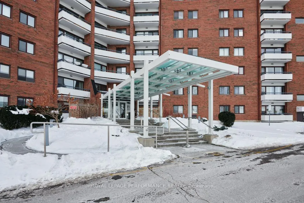 Photo 3 of Unit 1012, 20 Chesterton Drive, Ottawa, Borden Farm/Stewart Farm/Carleton Heights/Parkwood Hills — HOMEH