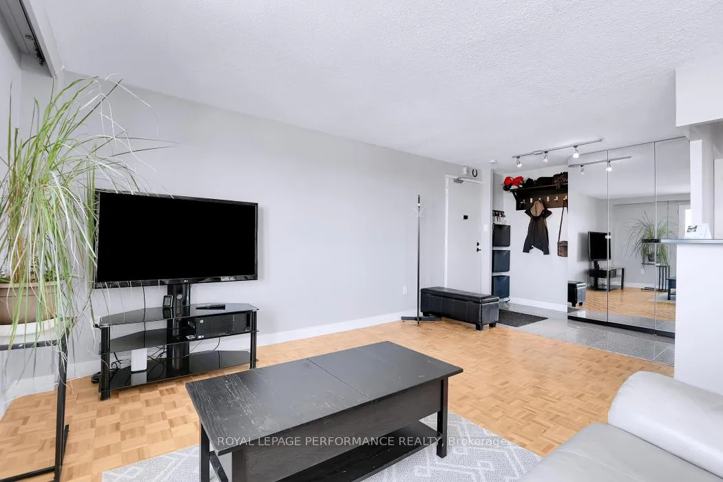Photo 12 of Unit 1012, 20 Chesterton Drive, Ottawa, Borden Farm/Stewart Farm/Carleton Heights/Parkwood Hills — HOMEH