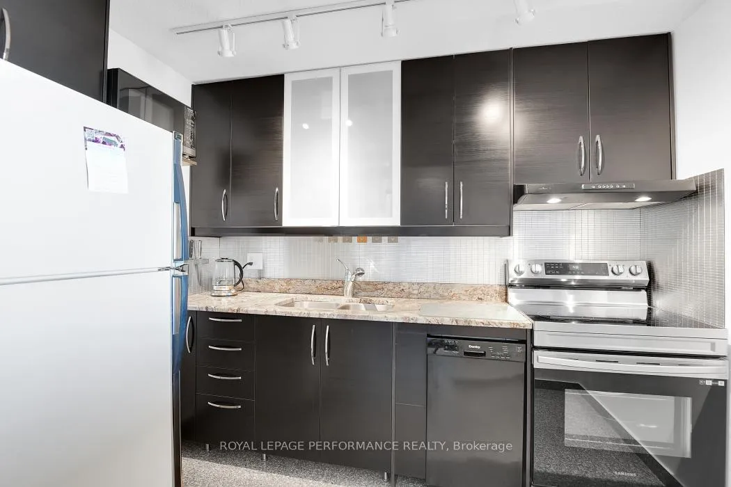 Photo 15 of Unit 1012, 20 Chesterton Drive, Ottawa, Borden Farm/Stewart Farm/Carleton Heights/Parkwood Hills — HOMEH