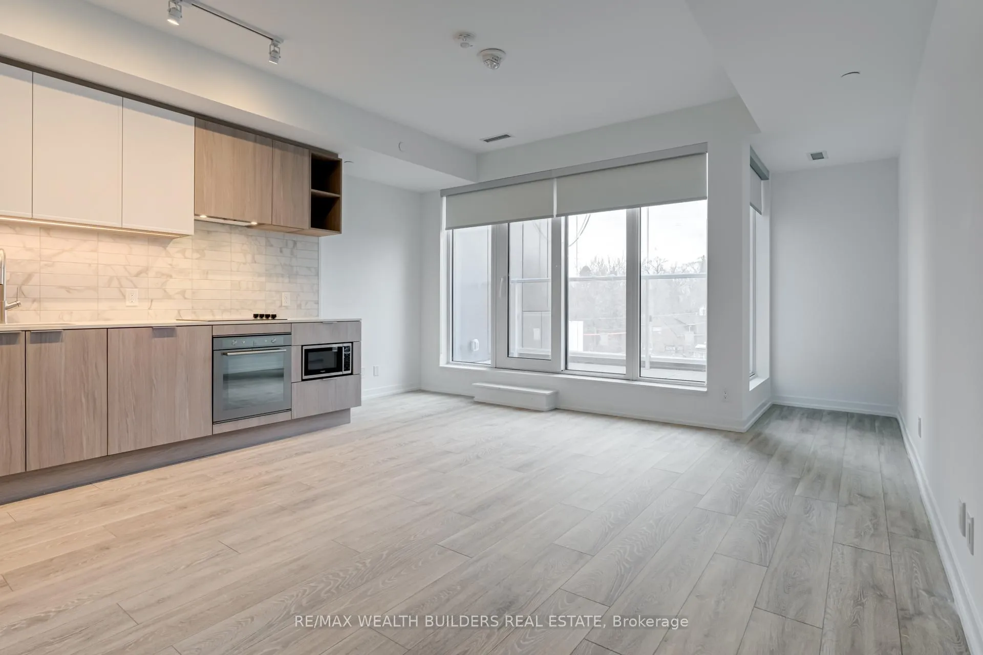 Photo 6 of Unit 627, 2020 Bathurst Street, Toronto, Humewood-Cedarvale — HOMEH