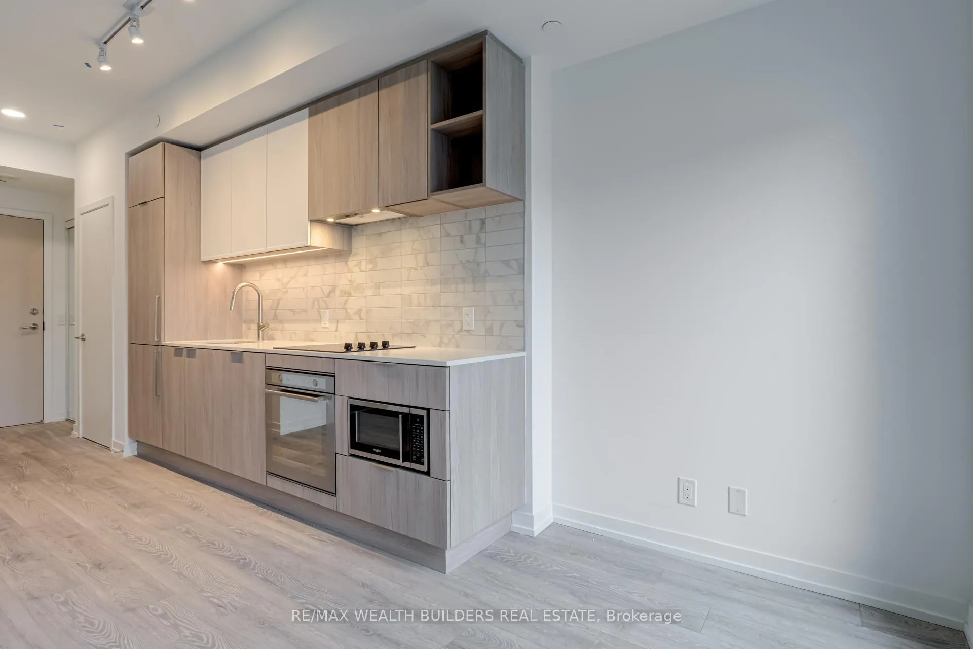 Photo 9 of Unit 627, 2020 Bathurst Street, Toronto, Humewood-Cedarvale — HOMEH