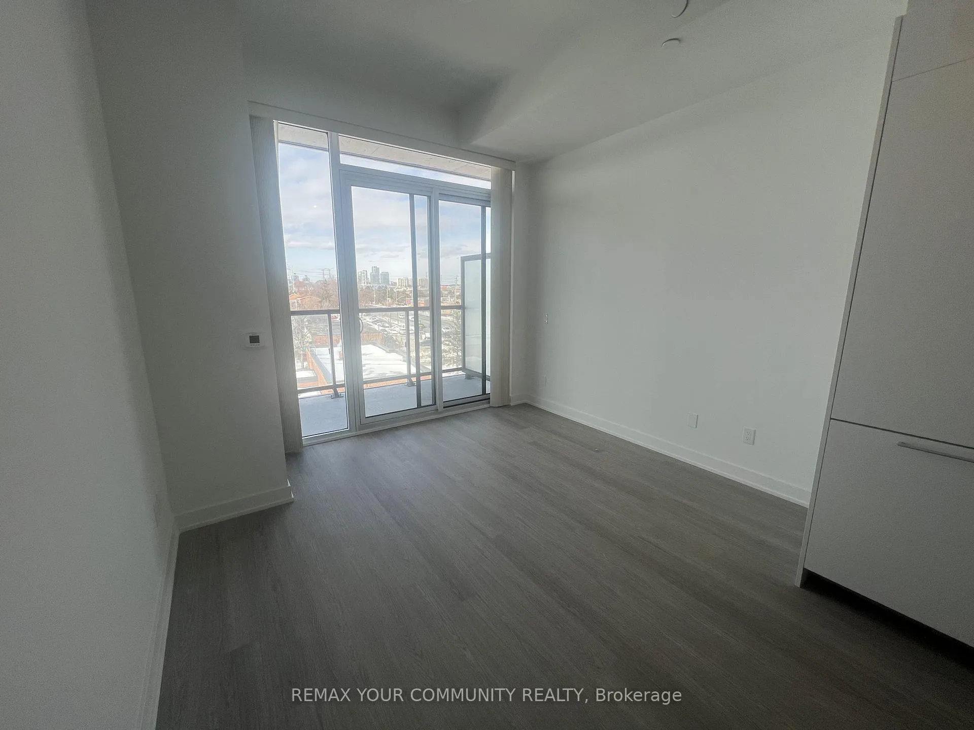 Photo 8 of Unit 606, 8188 Yonge Street, Vaughan, Uplands — HOMEH