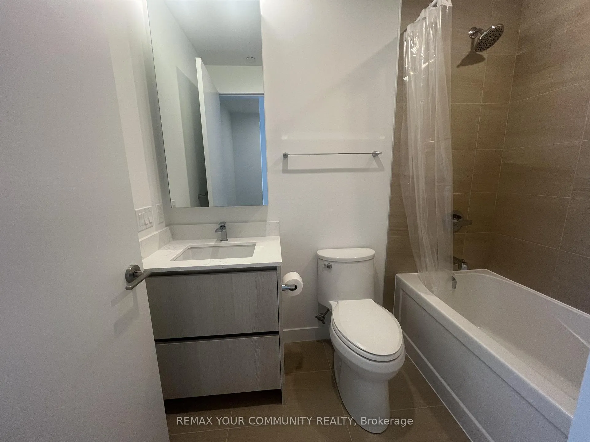 Photo 13 of Unit 606, 8188 Yonge Street, Vaughan, Uplands — HOMEH