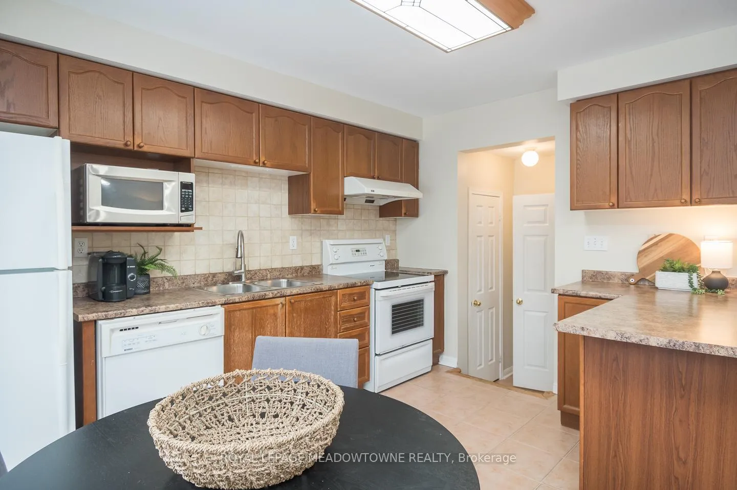 Photo 14 of 1617 Gowling Terrace, Milton, Clarke — HOMEH