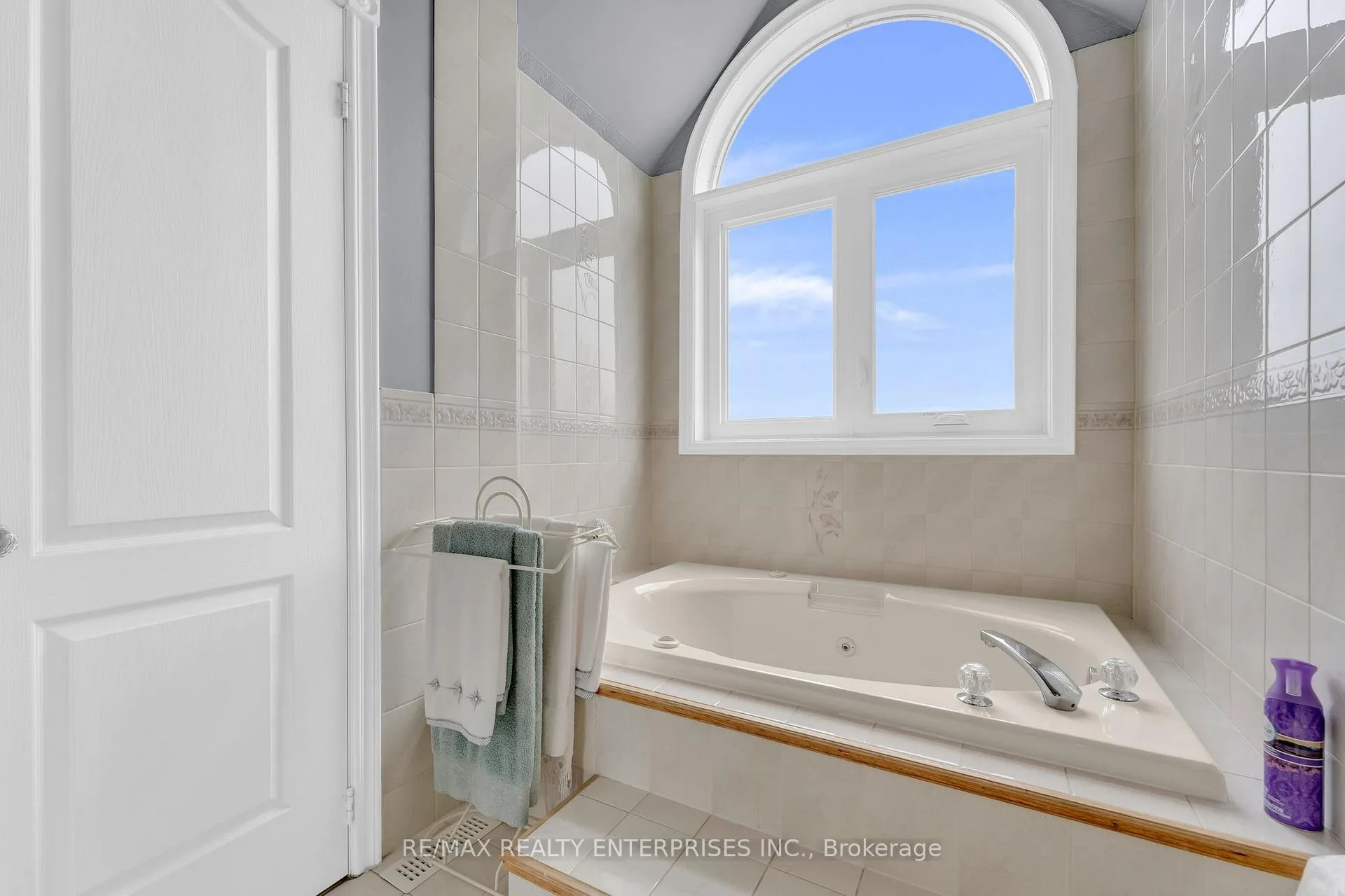 Photo 32 of 767 Mayfield Road, Brampton, Northwest Brampton — HOMEH