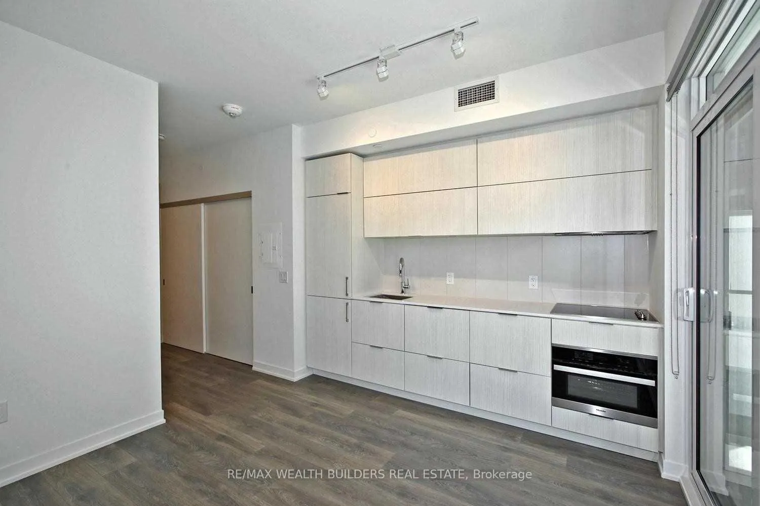 Photo 3 of Unit 913, 20 Richardson Street, Toronto, Waterfront Communities — HOMEH