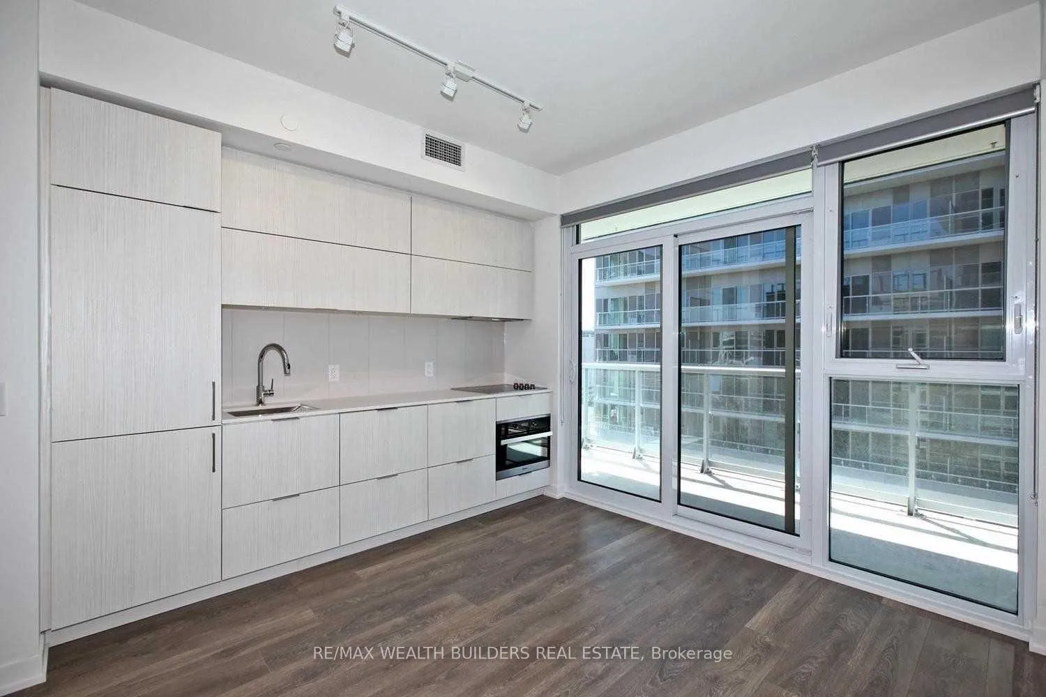 Photo 5 of Unit 913, 20 Richardson Street, Toronto, Waterfront Communities — HOMEH