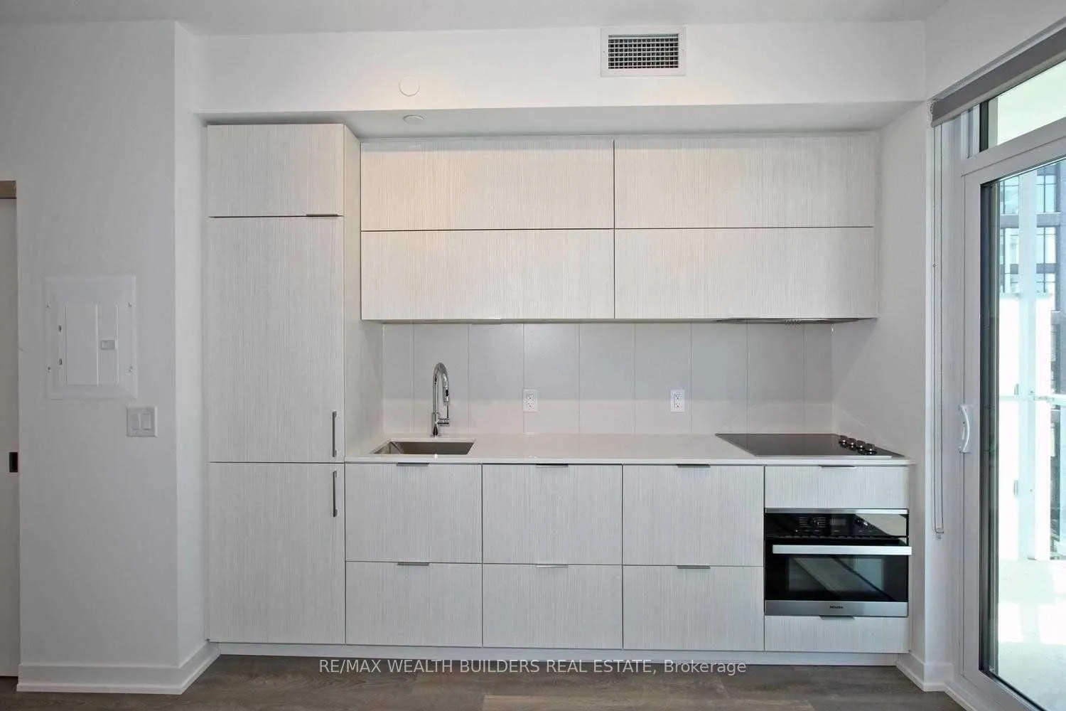 Photo 8 of Unit 913, 20 Richardson Street, Toronto, Waterfront Communities — HOMEH