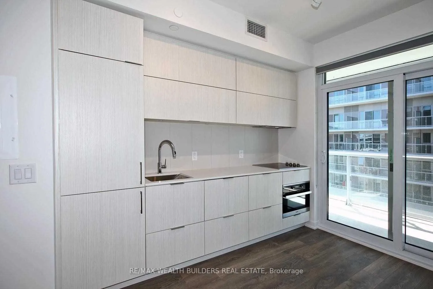 Photo 10 of Unit 913, 20 Richardson Street, Toronto, Waterfront Communities — HOMEH