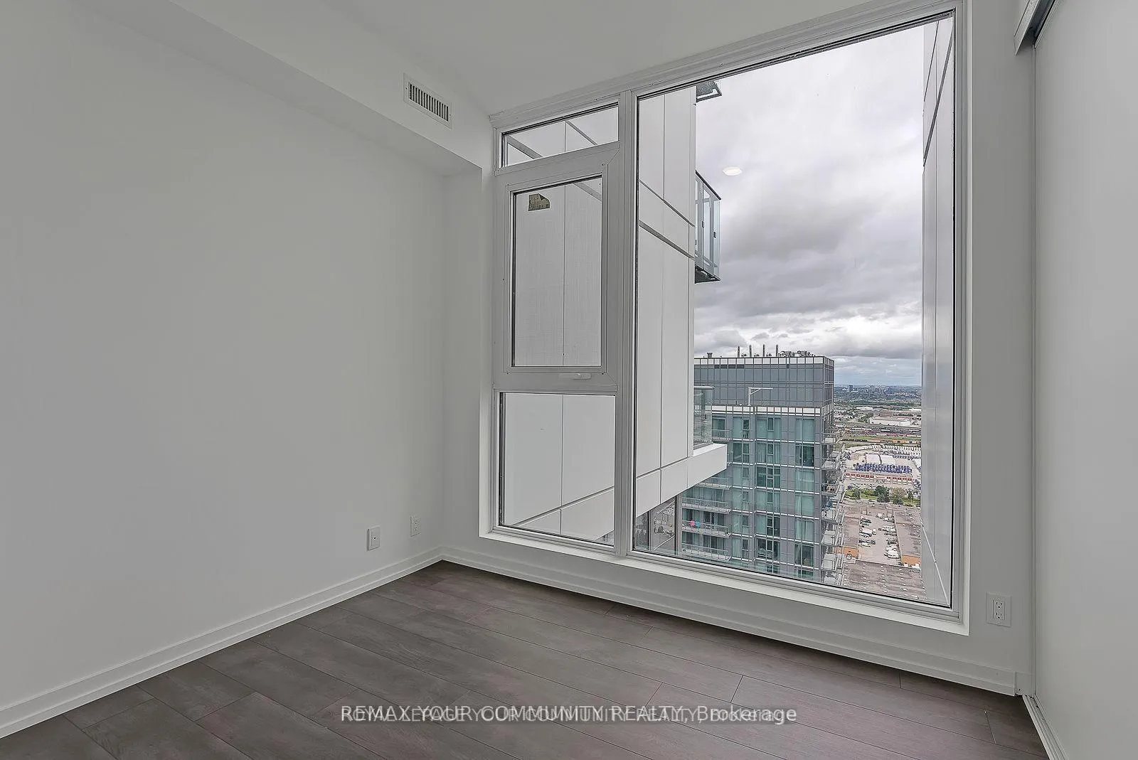 Photo 4 of Unit 4112, 7890 Jane Street, Vaughan, Vaughan Corporate Centre — HOMEH