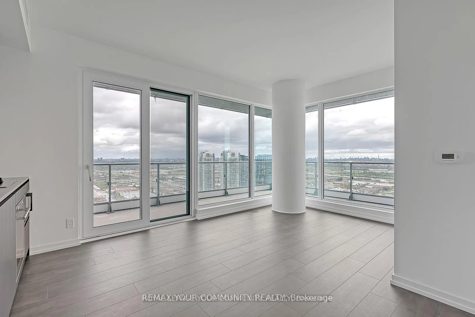 Photo 8 of Unit 4112, 7890 Jane Street, Vaughan, Vaughan Corporate Centre — HOMEH