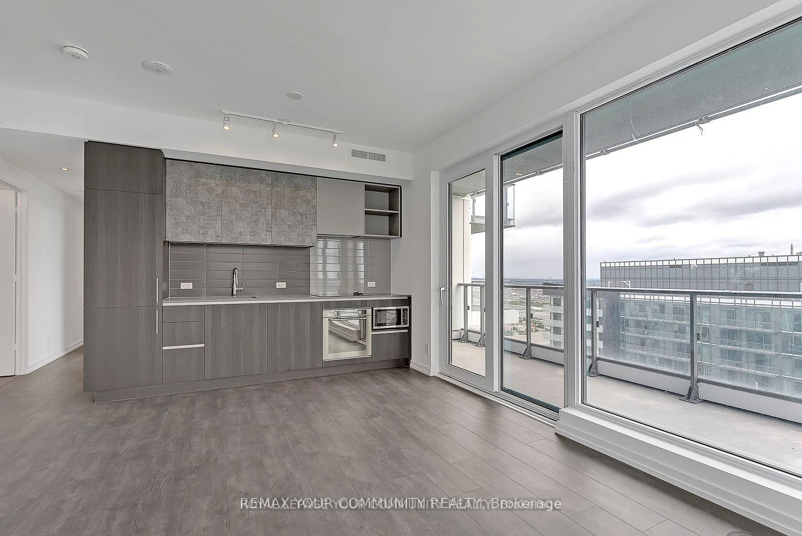 Photo 13 of Unit 4112, 7890 Jane Street, Vaughan, Vaughan Corporate Centre — HOMEH