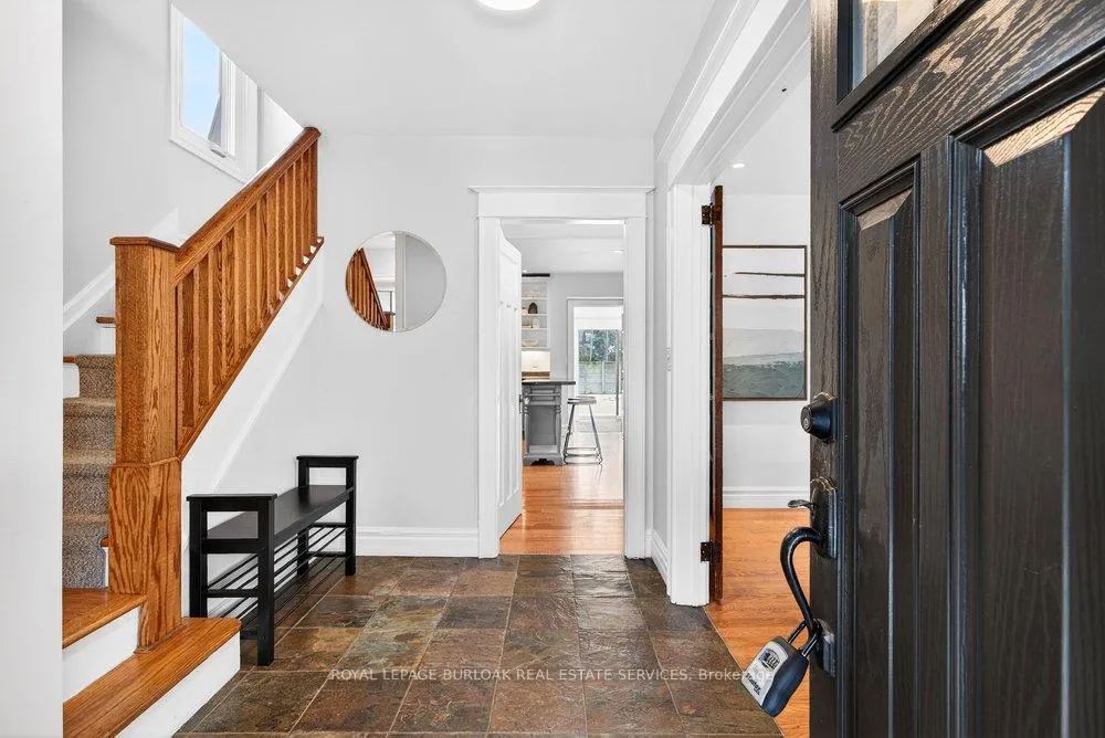Photo 4 of 494 Martha Street, Burlington, Brant — HOMEH
