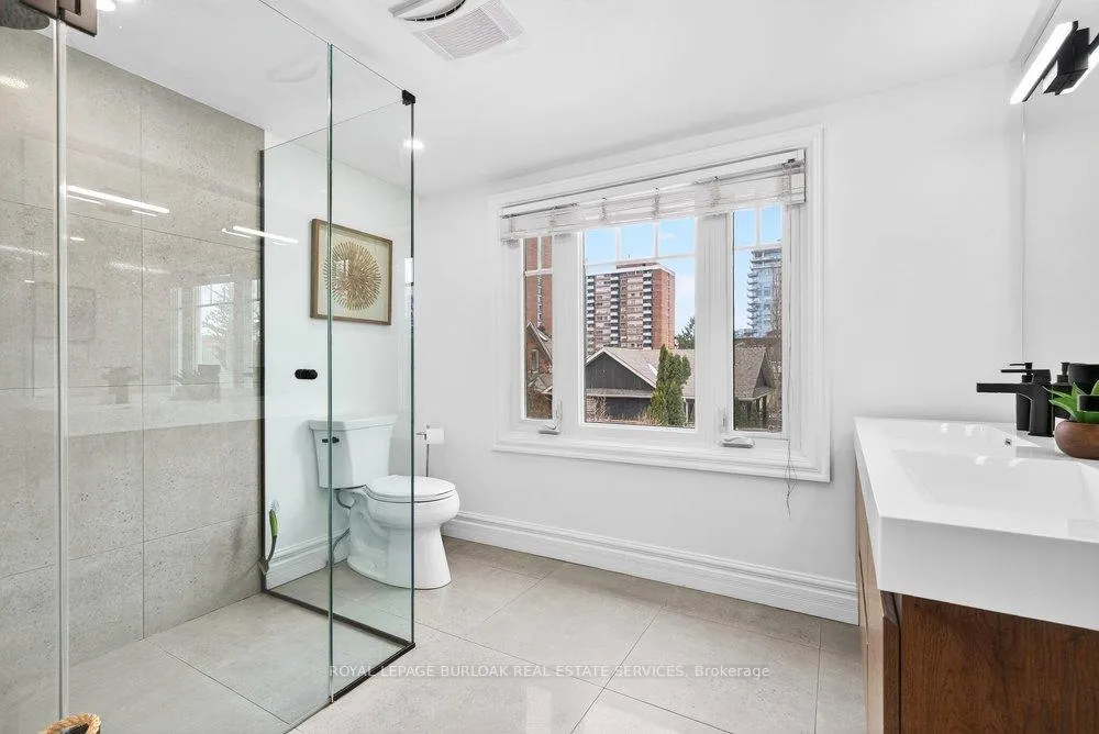 Photo 23 of 494 Martha Street, Burlington, Brant — HOMEH