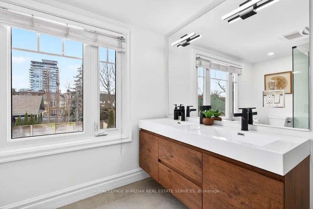 Photo 24 of 494 Martha Street, Burlington, Brant — HOMEH