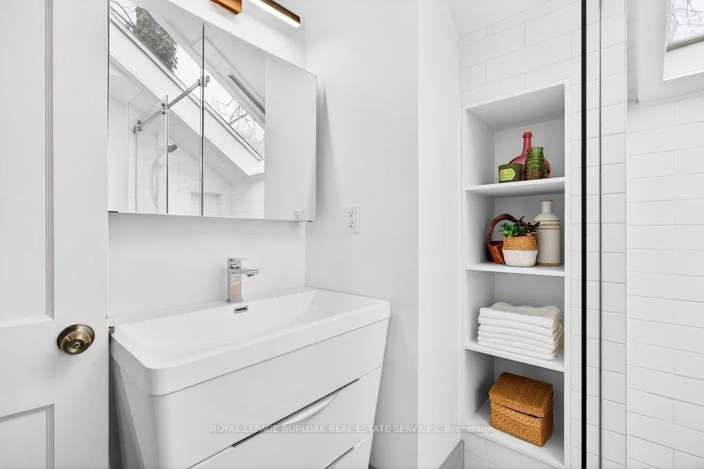 Photo 30 of 494 Martha Street, Burlington, Brant — HOMEH