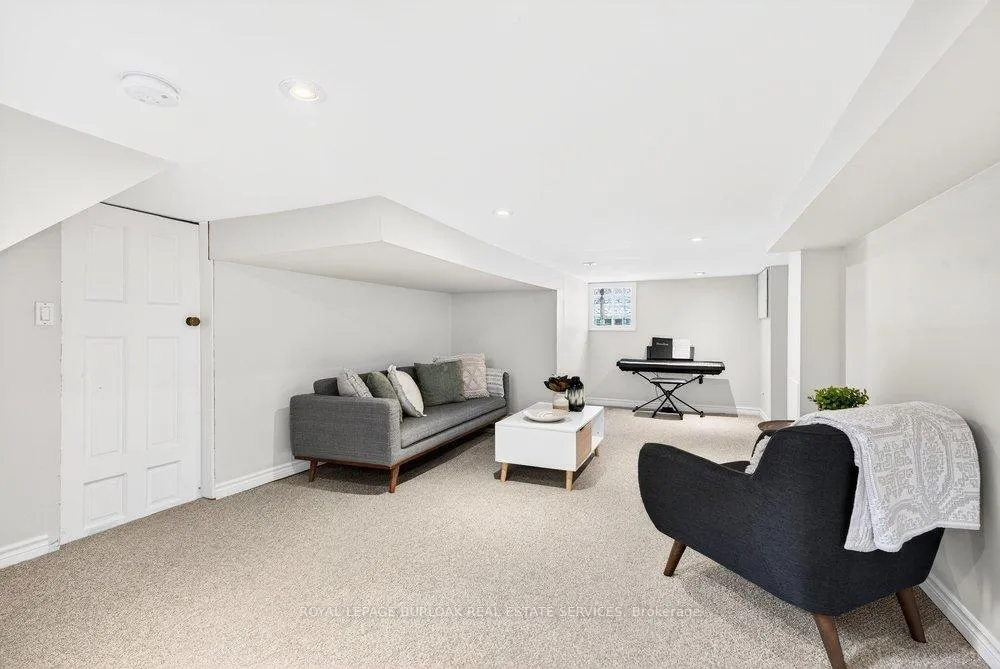 Photo 32 of 494 Martha Street, Burlington, Brant — HOMEH