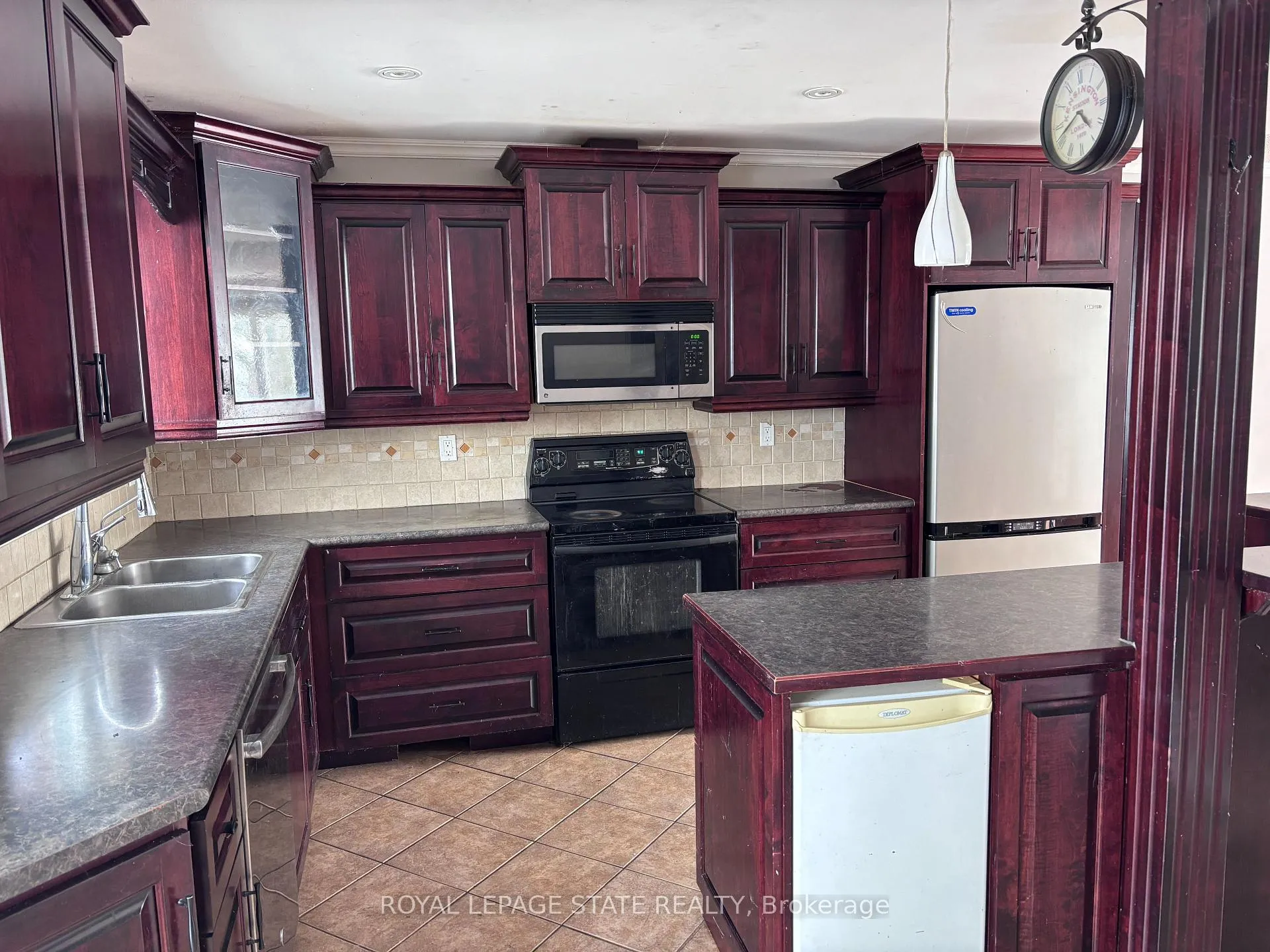 Photo 13 of 76 Ramblewood Way, Kitchener, Forest Heights — HOMEH