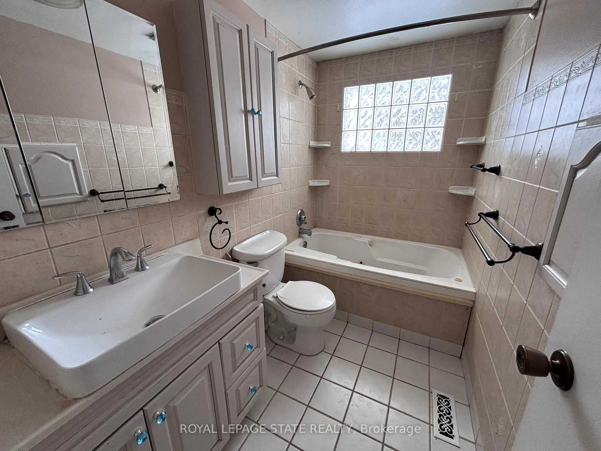 Photo 15 of 76 Ramblewood Way, Kitchener, Forest Heights — HOMEH