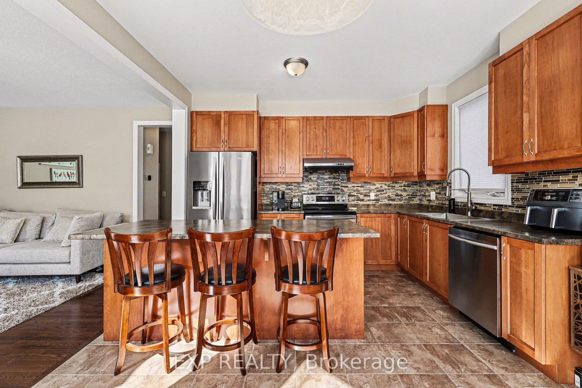 Photo 9 of 90 Switch Grass Crescent, Ottawa, Barrhaven - Half Moon Bay — HOMEH