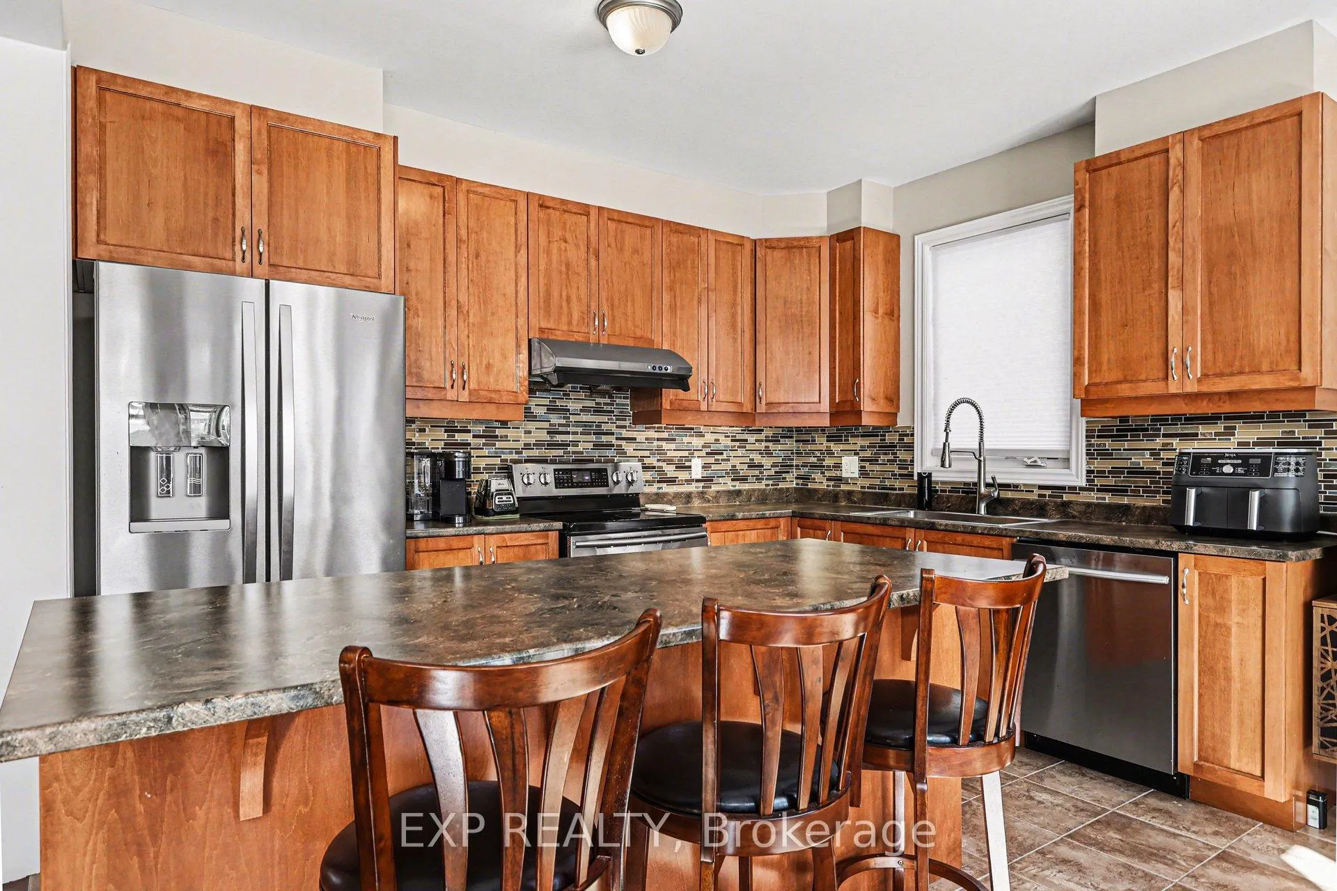 Photo 10 of 90 Switch Grass Crescent, Ottawa, Barrhaven - Half Moon Bay — HOMEH