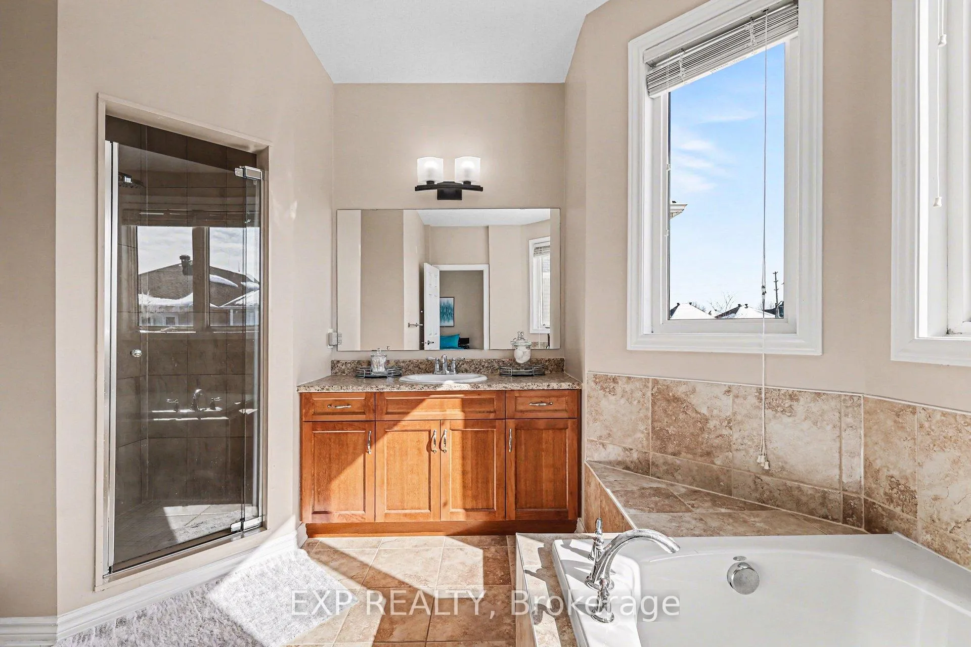 Photo 18 of 90 Switch Grass Crescent, Ottawa, Barrhaven - Half Moon Bay — HOMEH