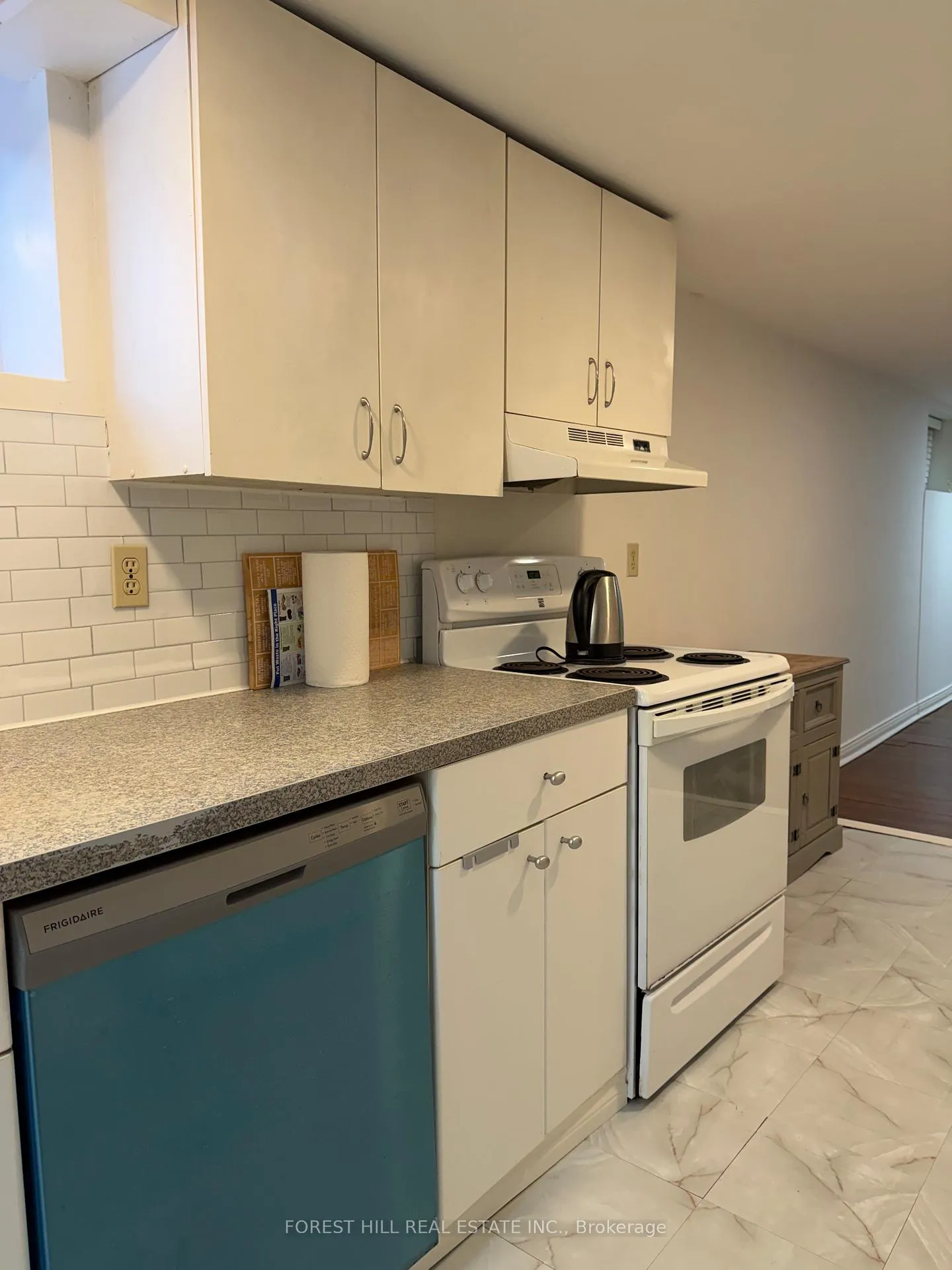 Photo 2 of Unit Basement, 39 Main Street, Toronto, East End-Danforth — HOMEH