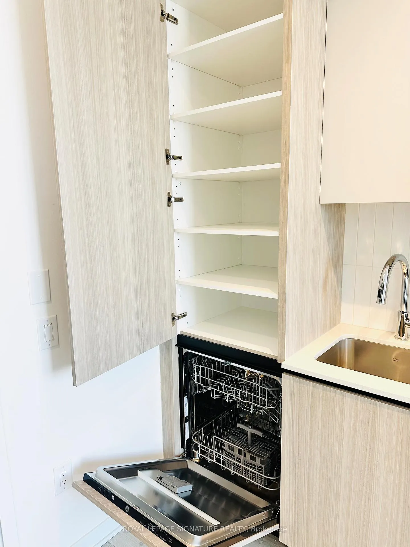 Photo 8 of Unit 1123, 20 All Nations Drive, Brampton, Northwest Brampton — HOMEH