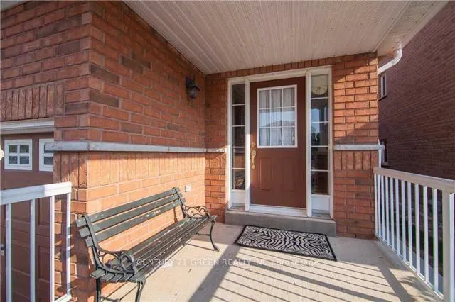 Photo 2 of Unit Upper, 9 Galtee Road, Brampton, Credit Valley — HOMEH