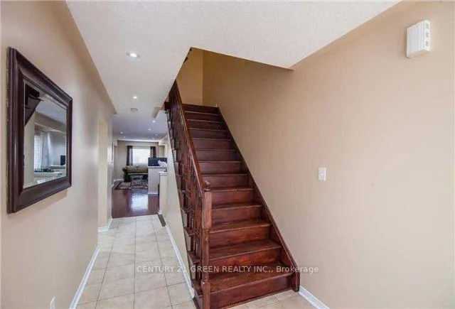Photo 3 of Unit Upper, 9 Galtee Road, Brampton, Credit Valley — HOMEH