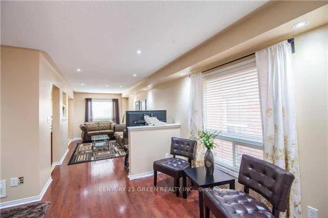 Photo 5 of Unit Upper, 9 Galtee Road, Brampton, Credit Valley — HOMEH