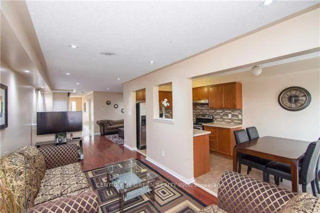 Photo 7 of Unit Upper, 9 Galtee Road, Brampton, Credit Valley — HOMEH