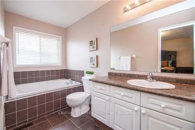Photo 13 of Unit Upper, 9 Galtee Road, Brampton, Credit Valley — HOMEH