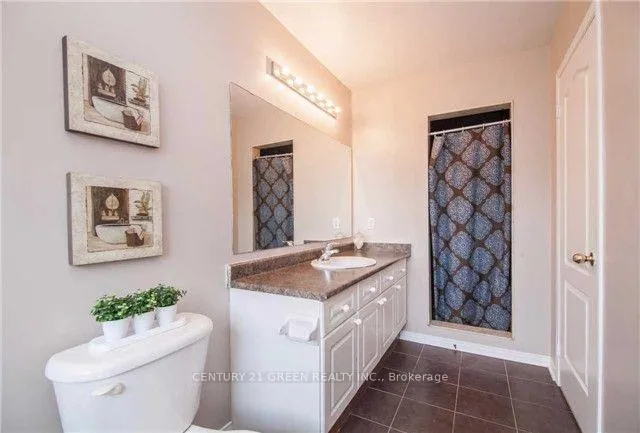 Photo 14 of Unit Upper, 9 Galtee Road, Brampton, Credit Valley — HOMEH