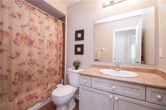 Photo 16 of Unit Upper, 9 Galtee Road, Brampton, Credit Valley — HOMEH