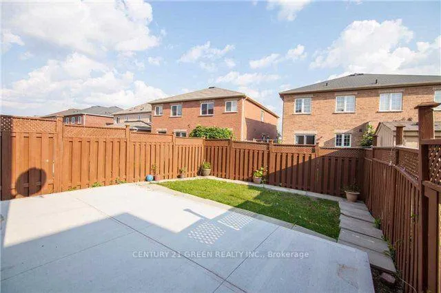 Photo 18 of Unit Upper, 9 Galtee Road, Brampton, Credit Valley — HOMEH