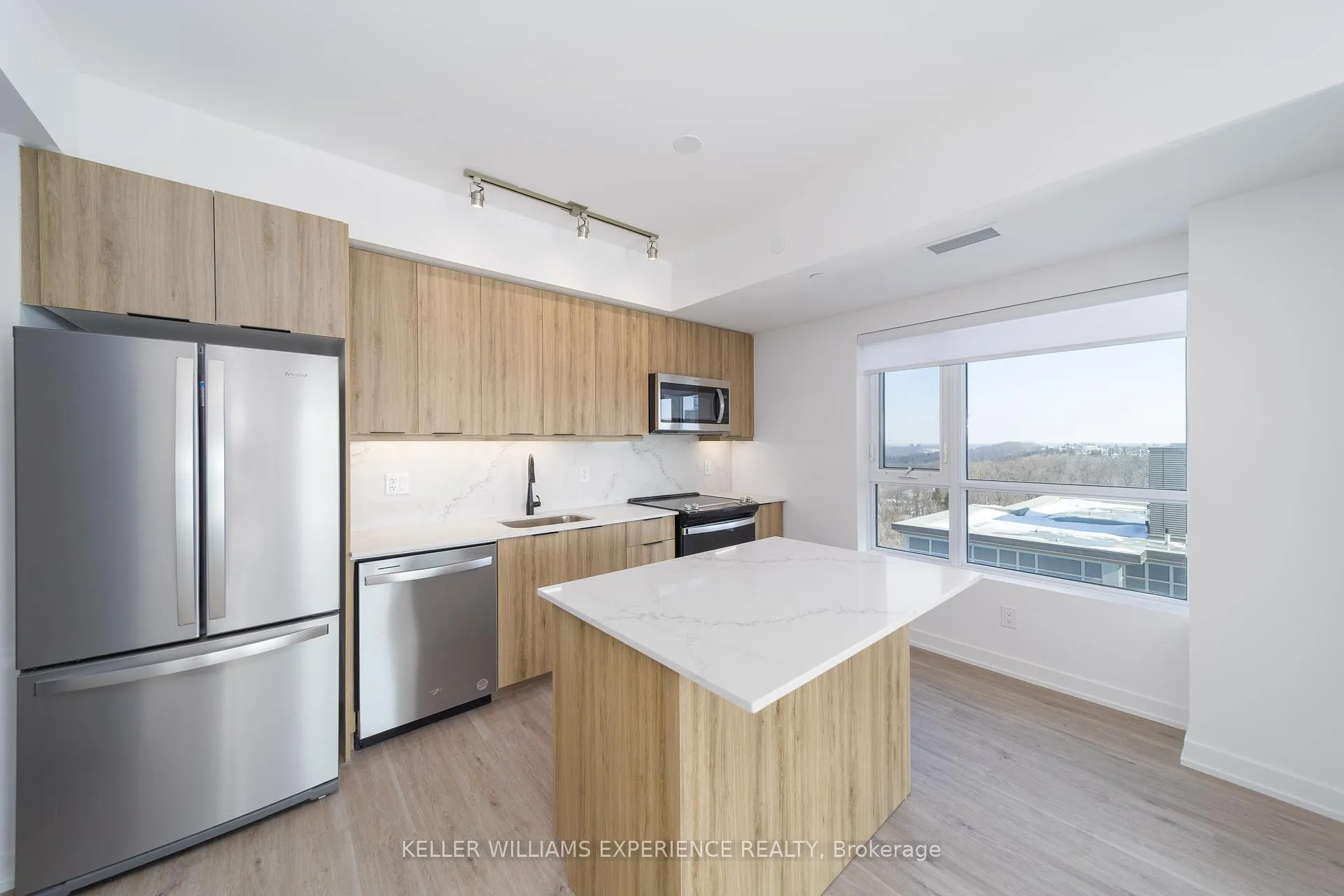 Photo 6 of Unit 1209, 56 Lakeside Terrace, Barrie, Little Lake — HOMEH