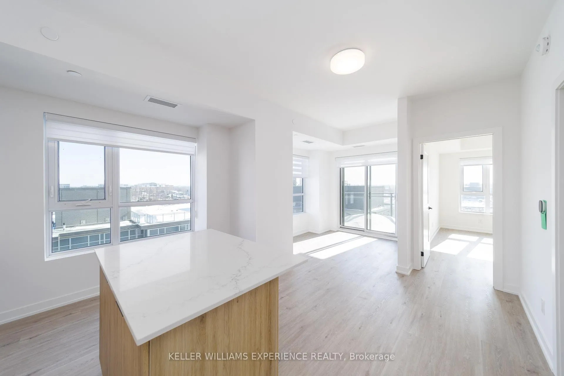 Photo 7 of Unit 1209, 56 Lakeside Terrace, Barrie, Little Lake — HOMEH