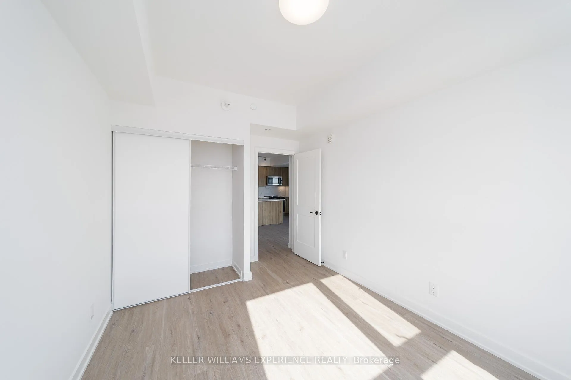 Photo 13 of Unit 1209, 56 Lakeside Terrace, Barrie, Little Lake — HOMEH