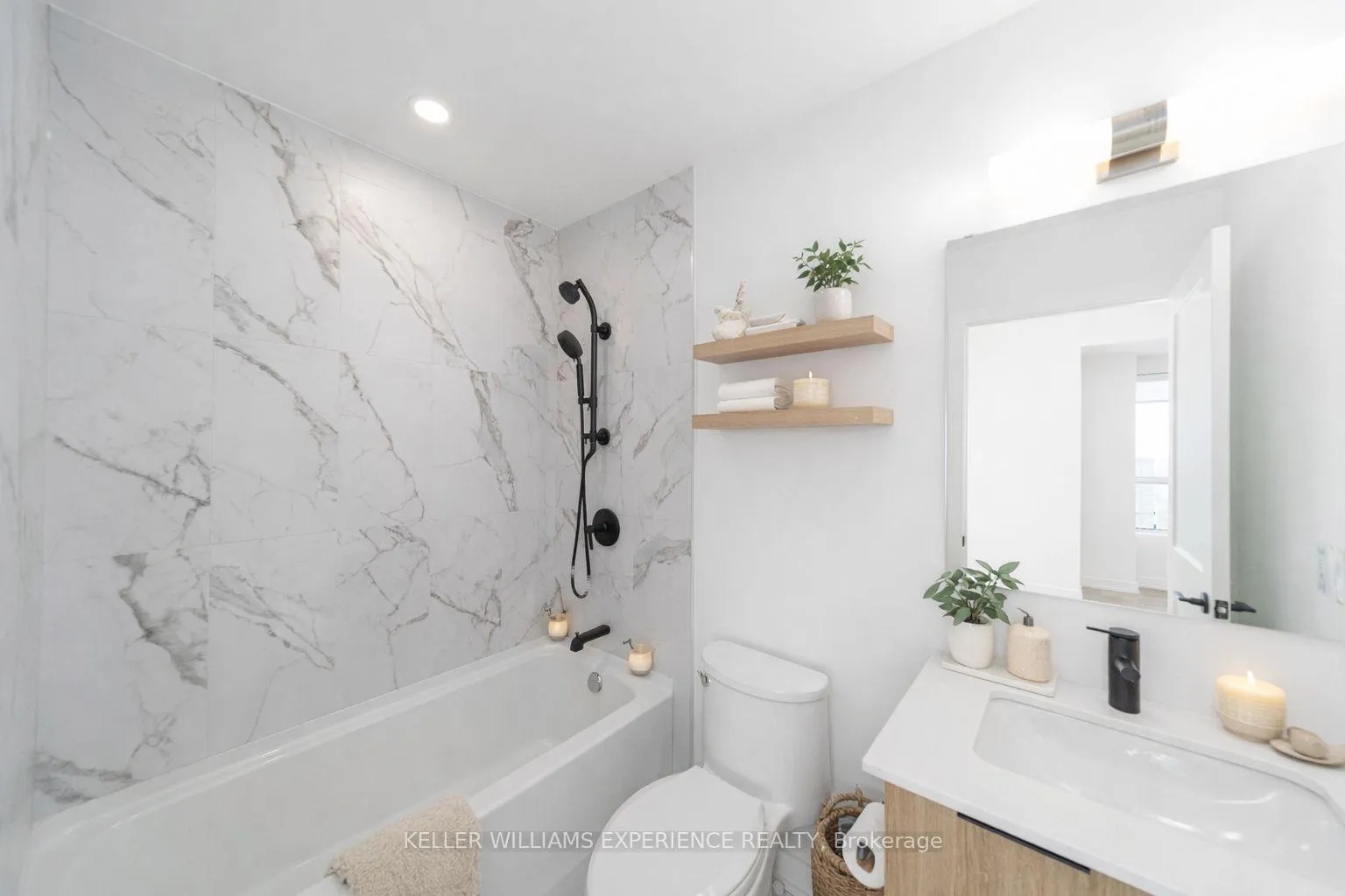 Photo 14 of Unit 1209, 56 Lakeside Terrace, Barrie, Little Lake — HOMEH